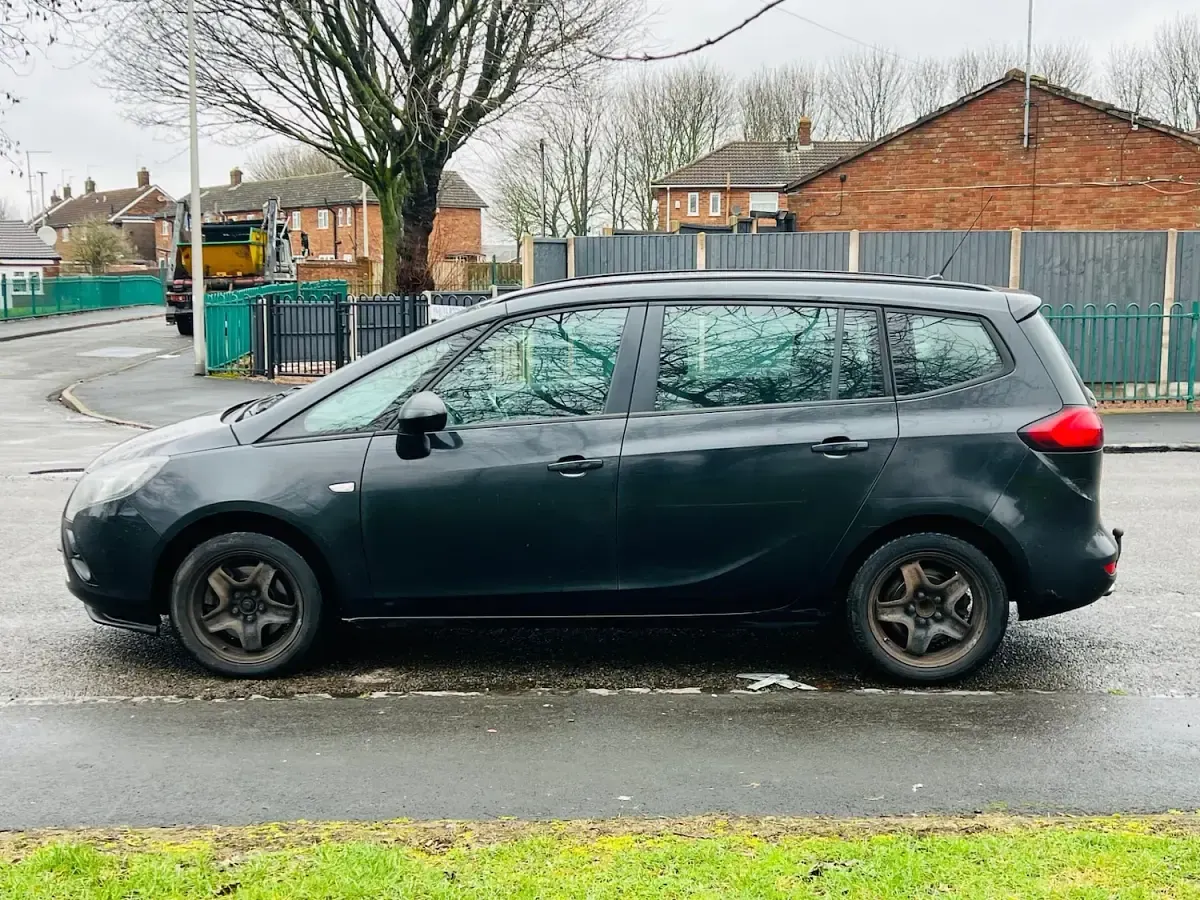Used Vauxhall Zafira 170 HP (125 kW) 2014 Black MPV
