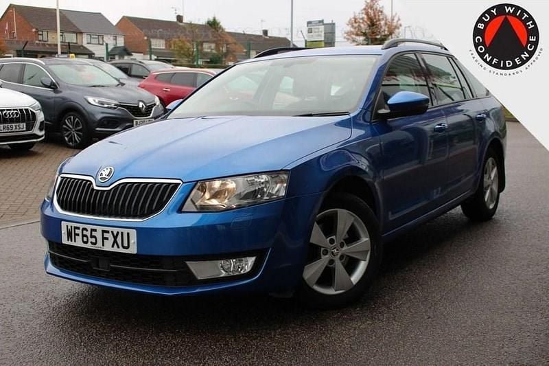 Used Skoda Octavia SE L 150 HP (110 kW) 2015 Blue Estate