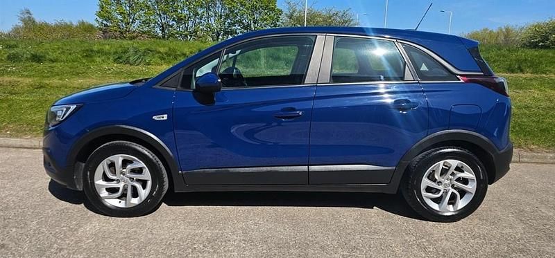 Second-hand Vauxhall Crossland X 2019 Albastru SUV