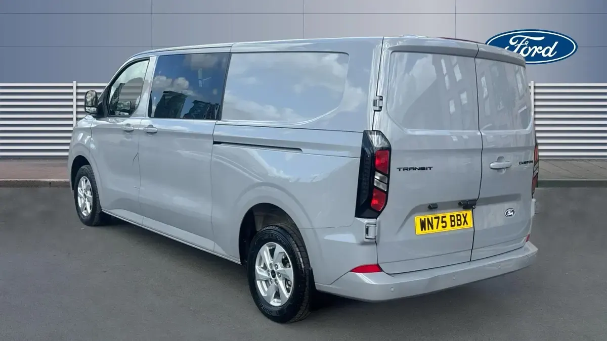 Usado Ford Transit Custom Limited 136 HP (100 kW) 2025 Van