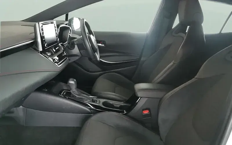 Second-hand Toyota Corolla 122 CP (89 kW) 2022 Hatchback