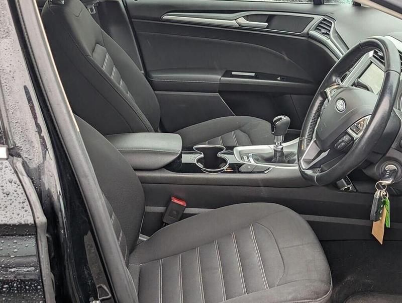 Used Ford Mondeo Zetec 120 HP (88 kW) 2015 Black Hatchback