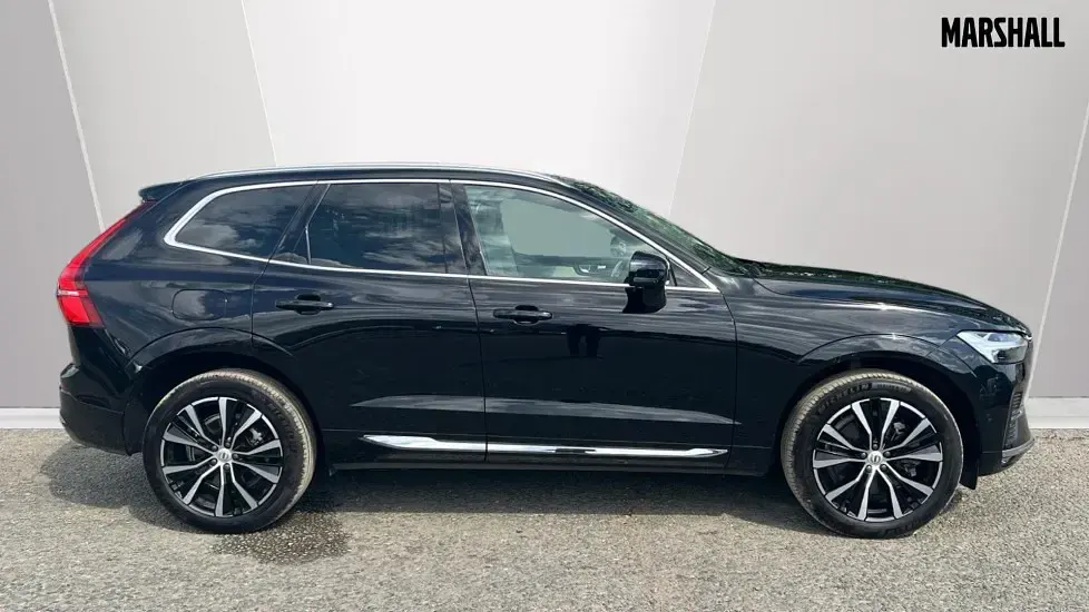 Begagnad Volvo XC60 Ultra 250 HK (183 kW) 2025 Svart SUV