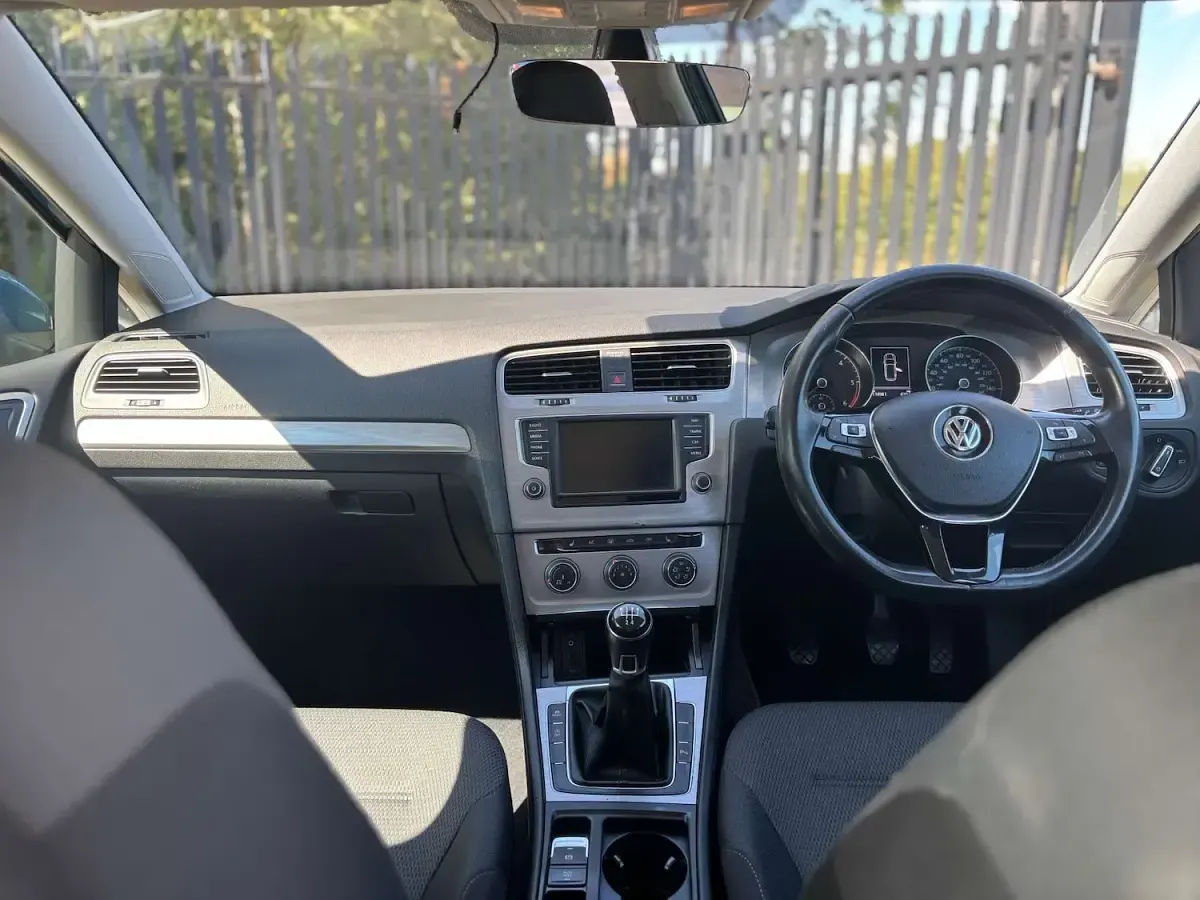 Used VW Golf VII Edition 110 HP (80 kW) 2016 Blue Estate