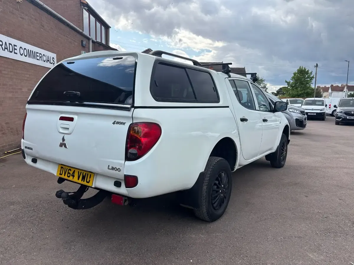 Used Mitsubishi L200 134 HP (98 kW) 2014 White Pickup