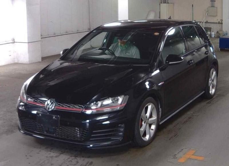 Black Used 2014 VW Golf VII Hatchback | £10,495 (Good price) - Image 1/4