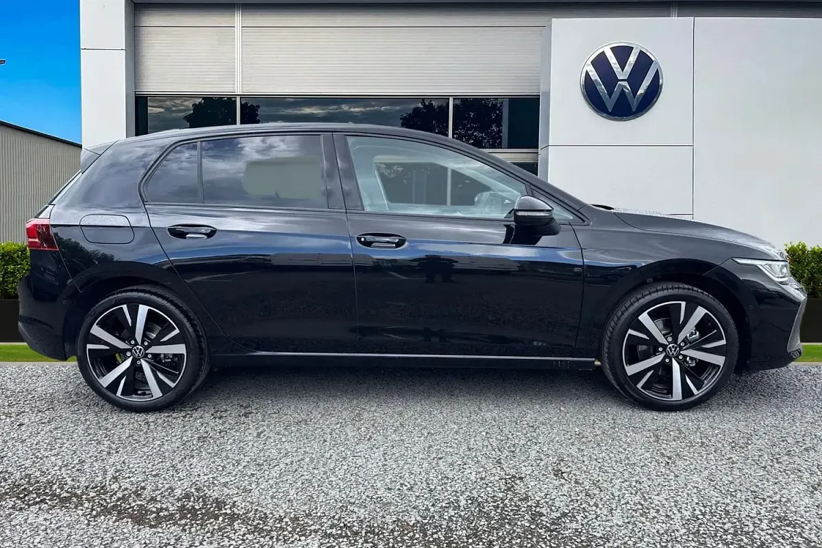 New VW Golf VIII Match 150 HP (110 kW) 2026 Black Hatchback