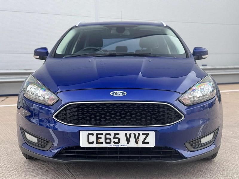 Used Ford Focus Zetec 115 HP (84 kW) 2015 Blue Estate