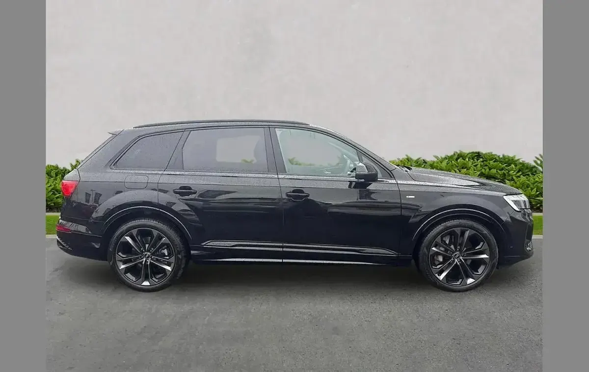 Nowe Audi Q7 Comfort 389 KM (286 kW) 2025 Other SUV