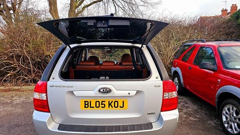 Used Kia Sportage 175 HP (128 kW) 2005 Silver SUV