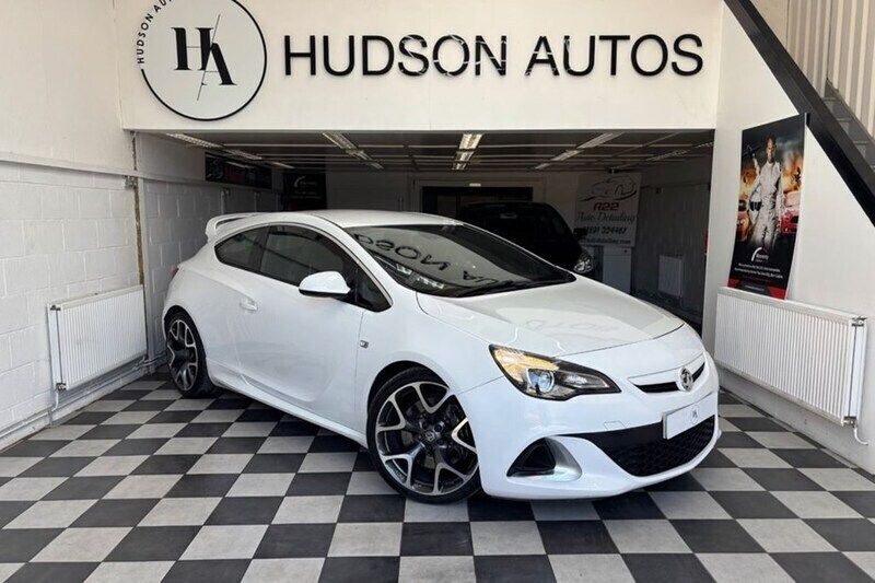 Used 2015 Vauxhall Astra Hatchback | £9,495 (Fair price) - Image 1/1
