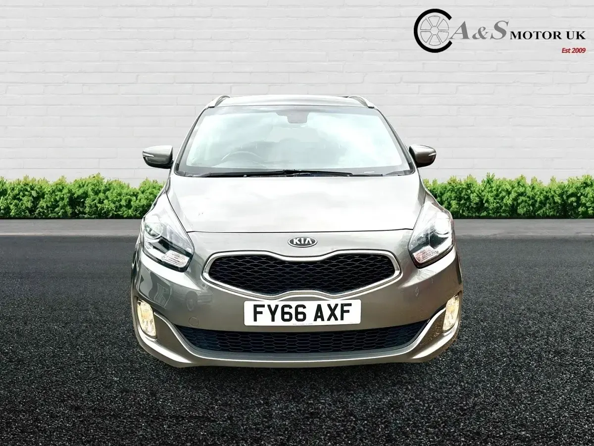 Used Kia Carens 139 HP (102 kW) 2016 Silver MPV