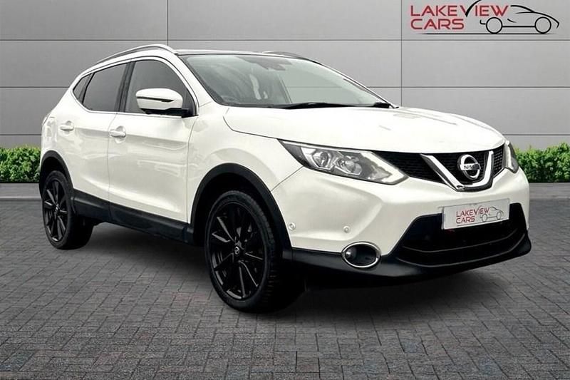 White Used 2016 Nissan Qashqai Tekna SUV | £9,445 (Fair price) - Image 1/1