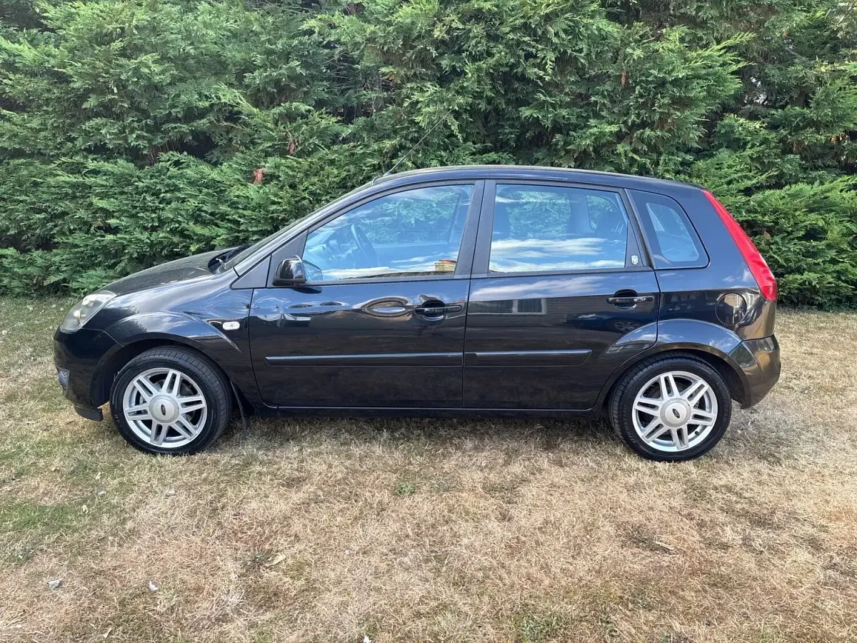 Used Ford Fiesta Ghia 2006 Black Hatchback