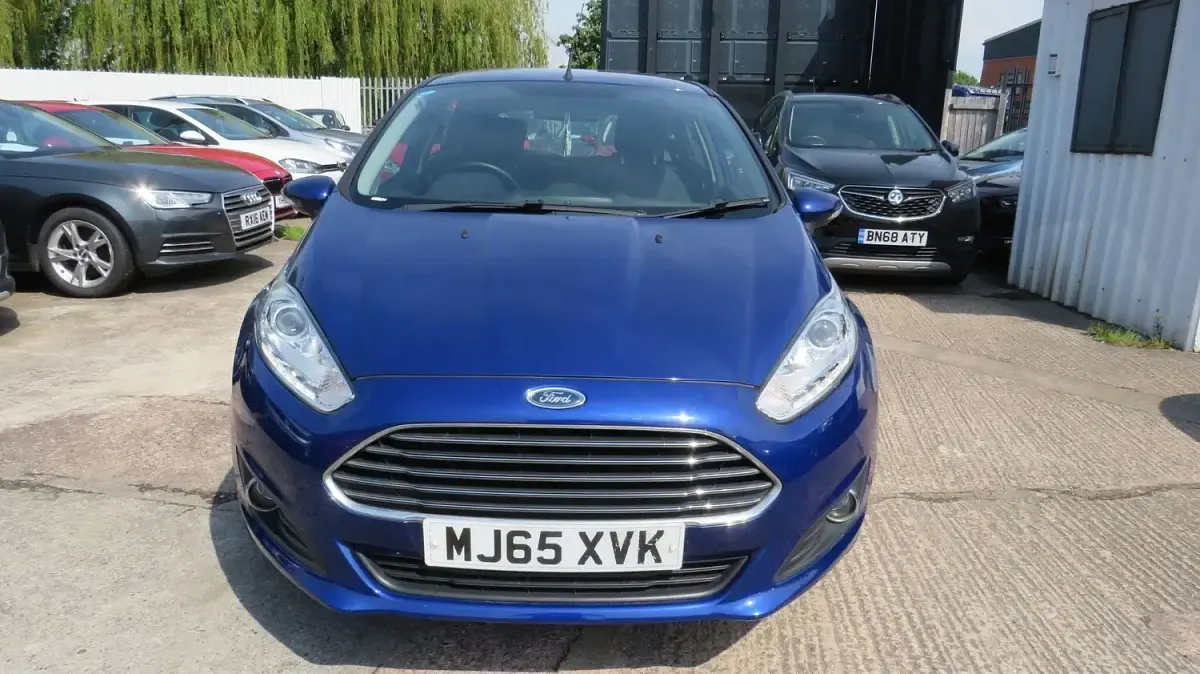 Used Ford Fiesta Zetec 2015 Blue Hatchback