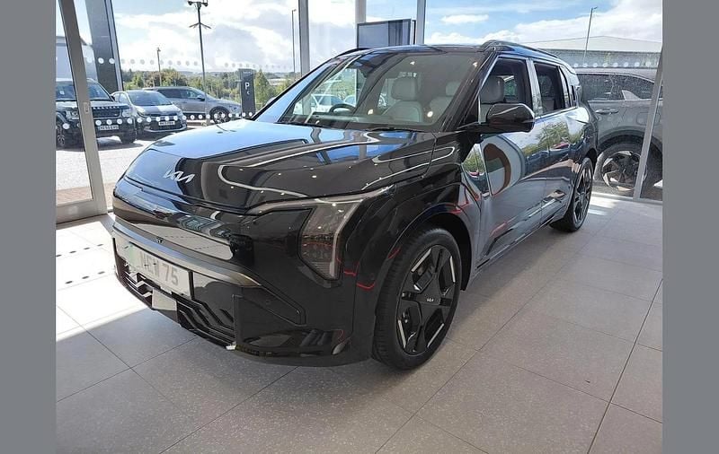 Midnight black New 2025 Kia EV3 GT-Line S SUV | £42,700 (Expensive) - Image 1/4