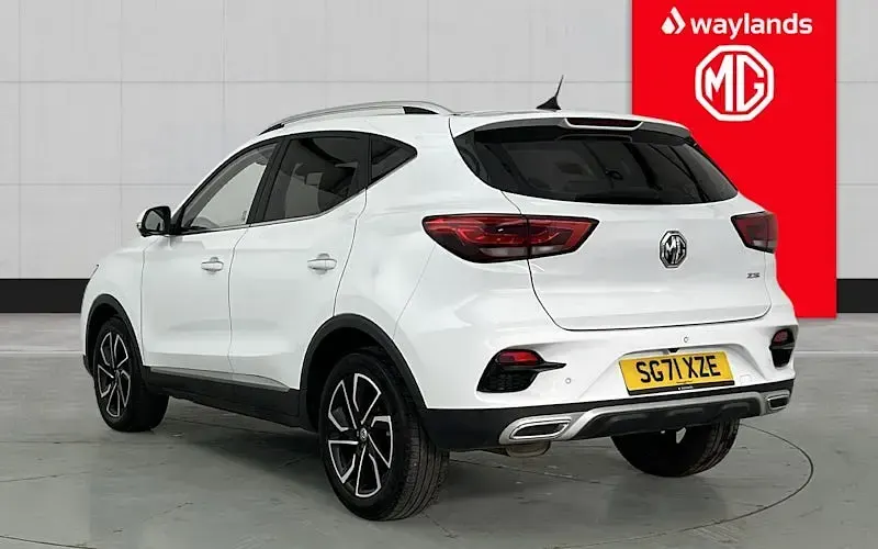 Usado MG ZS Exclusive 106 HP (77 kW) 2023 Sedan