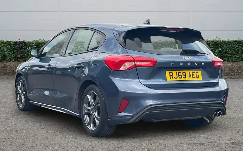 Used Ford Focus ST-Line 125 HP (91 kW) 2019 Blue Hatchback