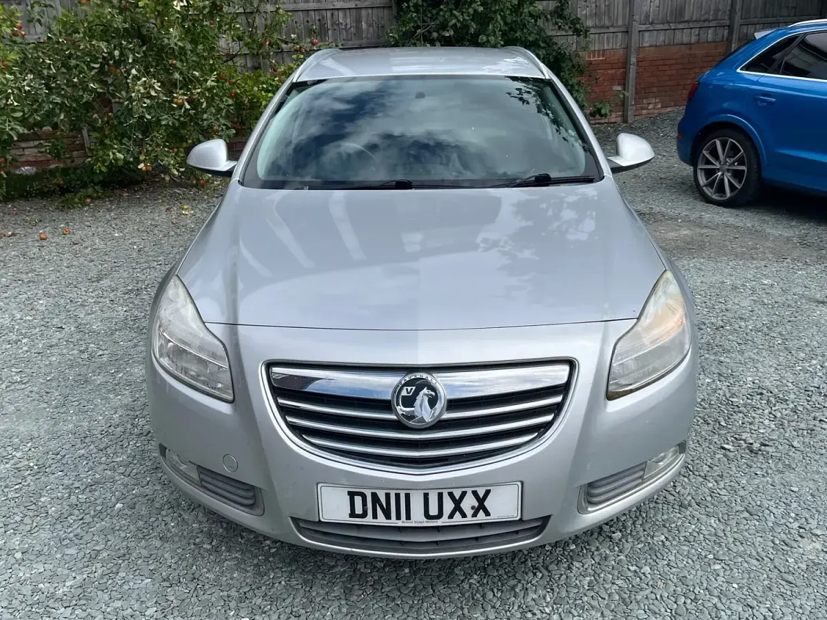 Used Vauxhall Insignia SRi 2011 Silver Estate