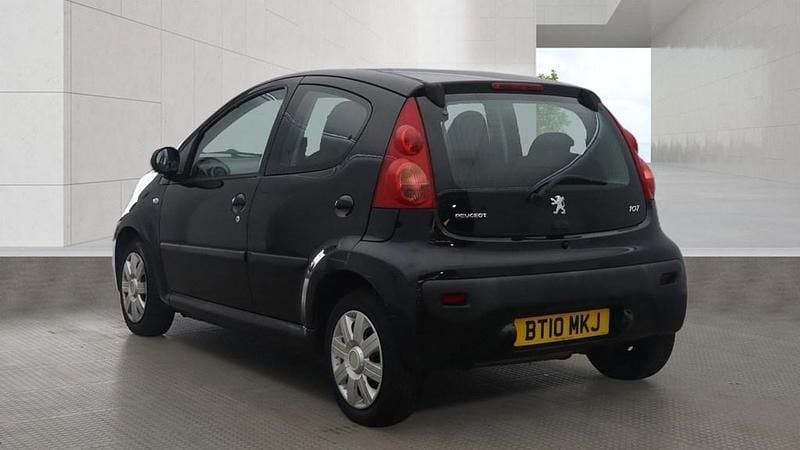 Used Peugeot 107 68 HP (50 kW) 2010 Black Hatchback