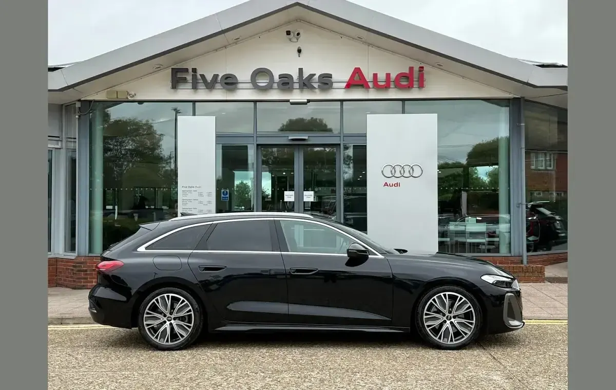 Used Audi A5 Advanced 200 HP (147 kW) 2024 Black Estate