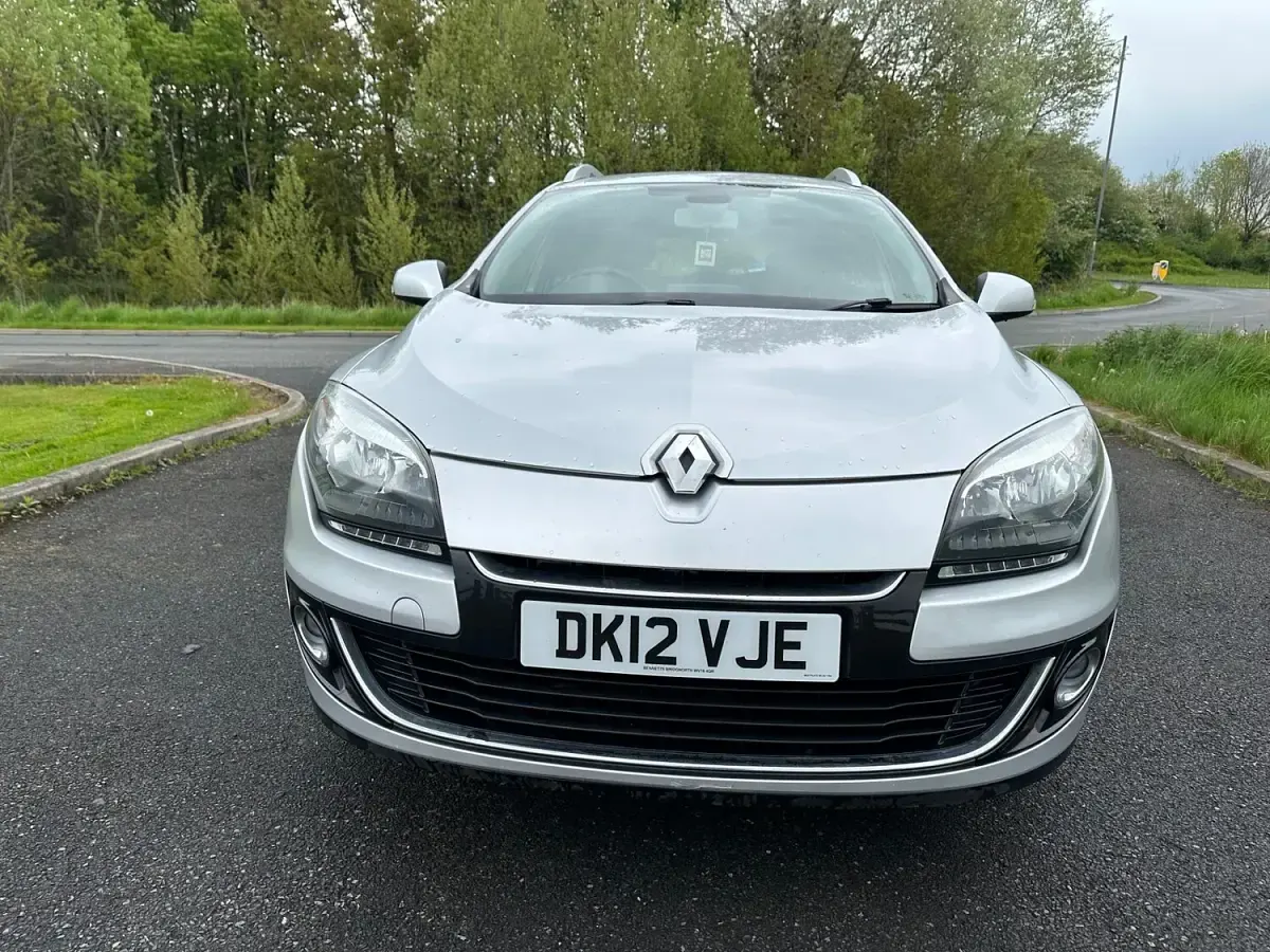 Used Renault Mégane GrandTour Dynamique 2012 Silver Estate