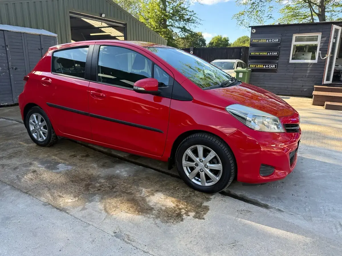 Used Toyota Yaris 2011 Red Hatchback