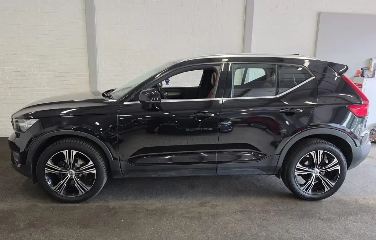 Used Volvo XC40 Inscription 163 HP (119 kW) 2021 Black SUV