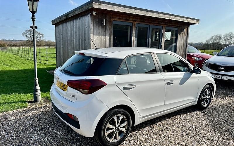Used Hyundai i20 SE 101 HP (74 kW) 2020 Hatchback