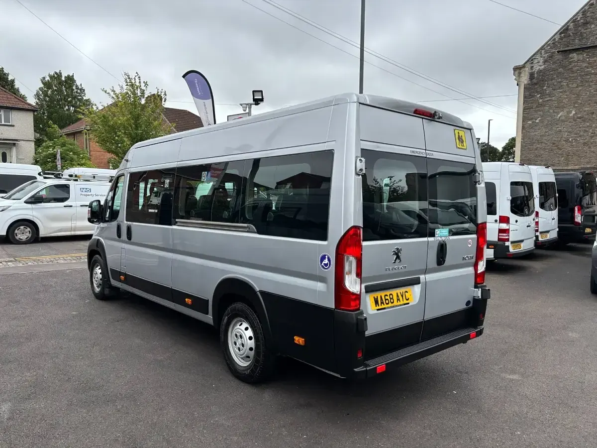 Used Peugeot Boxer 130 HP (95 kW) 2018 Silver Van