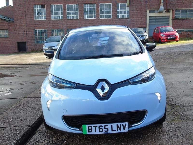 Used Renault Zoe Dynamique 64 kW (88 HP) 2015 Blue Hatchback
