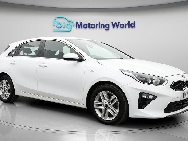 White Used 2021 Kia Ceed 2 Hatchback | £9,900 (Good price) - Image 1/4