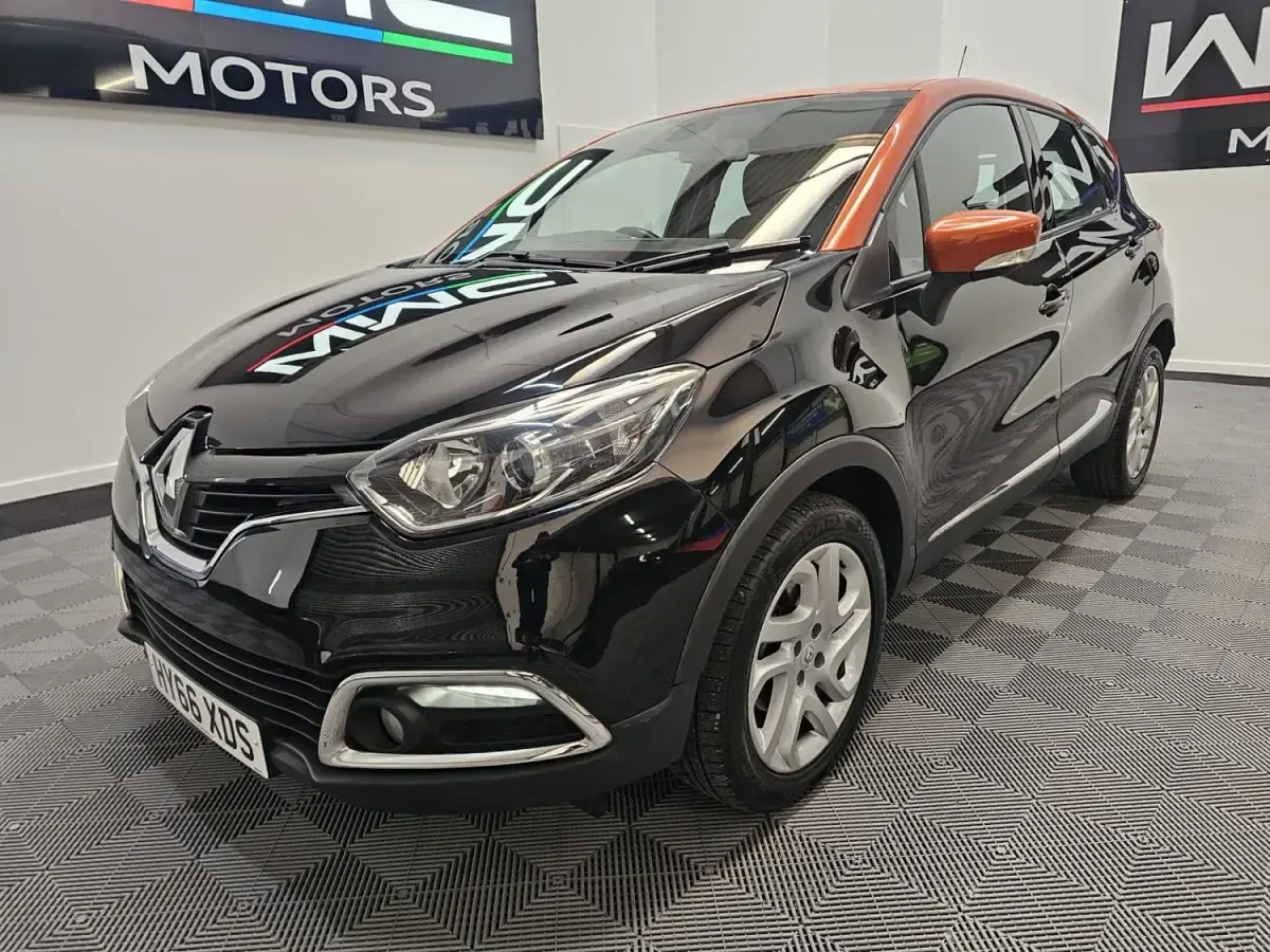 Second-hand Renault Captur Dynamique 90 CP (66 kW) 2016 Negru SUV
