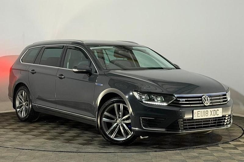 Used VW Passat GTE 218 HP (160 kW) 2018 Grey Estate