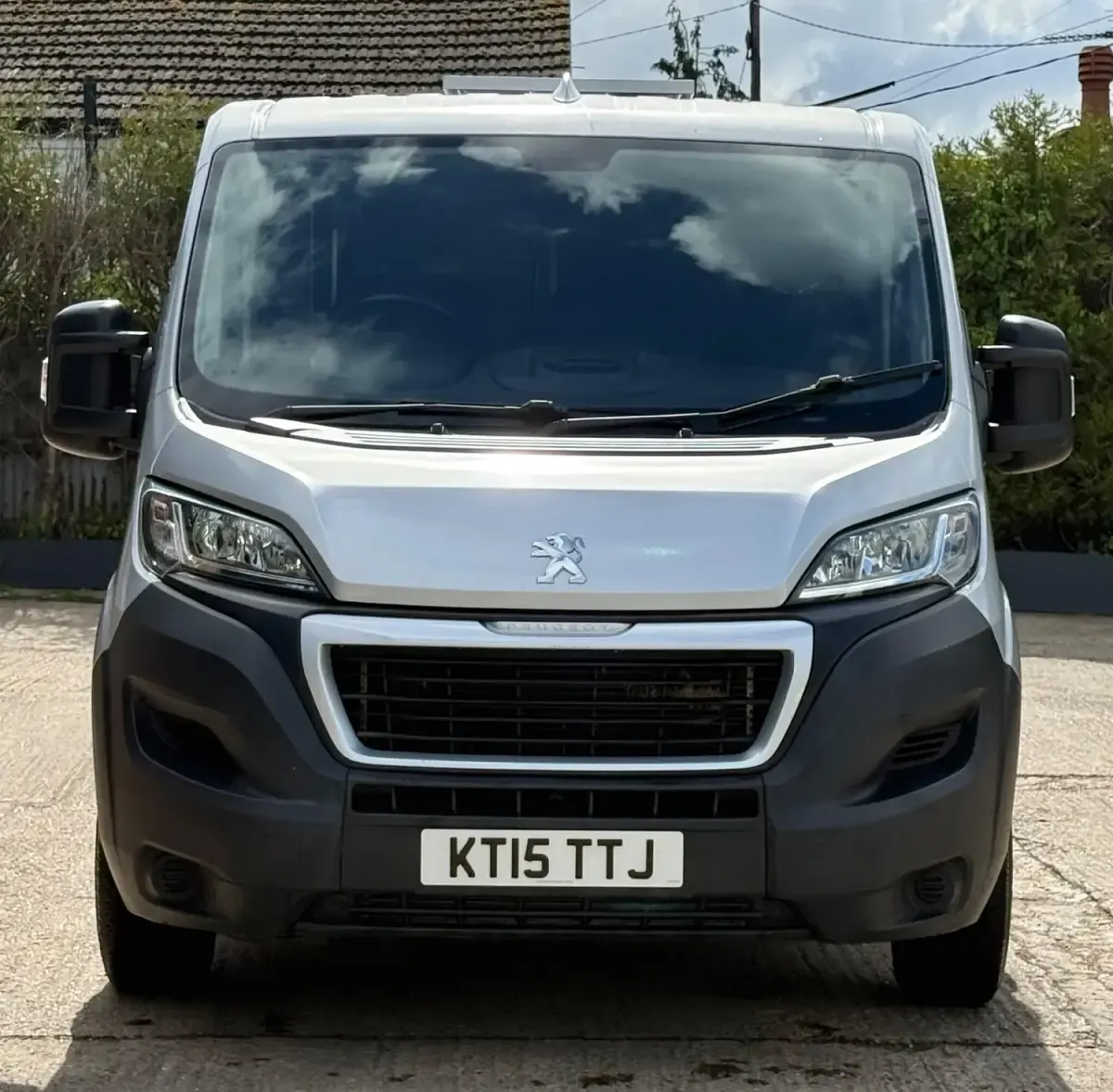 Second-hand Peugeot Boxer 110 CP (80 kW) 2015 Argintiu Van