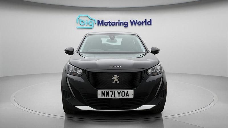 Used Peugeot e-2008 Active Premium 100 kW (136 HP) 2022 SUV