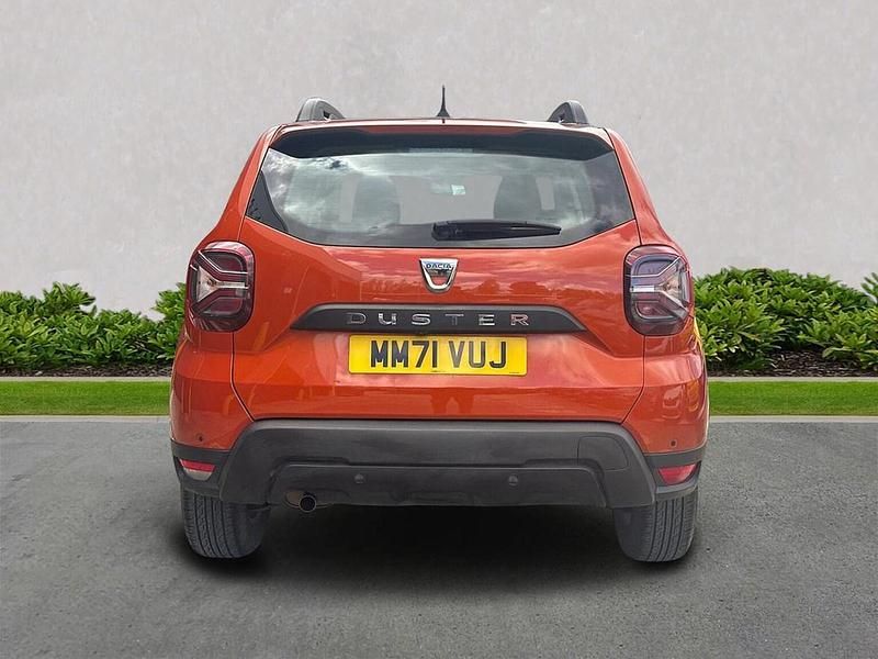 Used Dacia Duster Comfort 100 HP (73 kW) 2022 Orange SUV