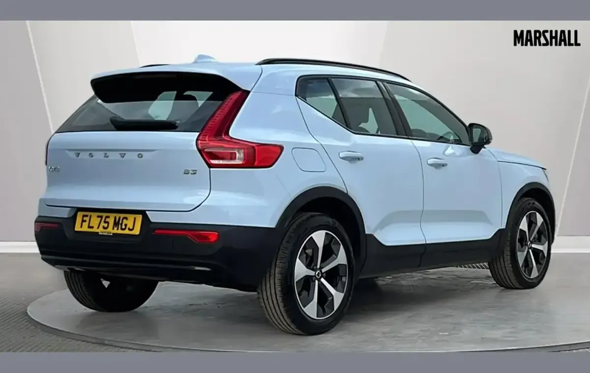 Used Volvo XC40 Plus 161 HP (118 kW) 2025 Blue SUV