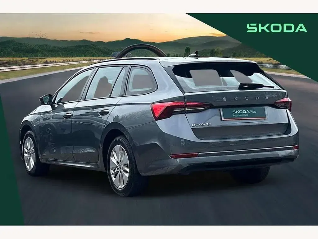 Usado Skoda Octavia SE Technology 116 CV (85 kW) 2023 Gris Familiar