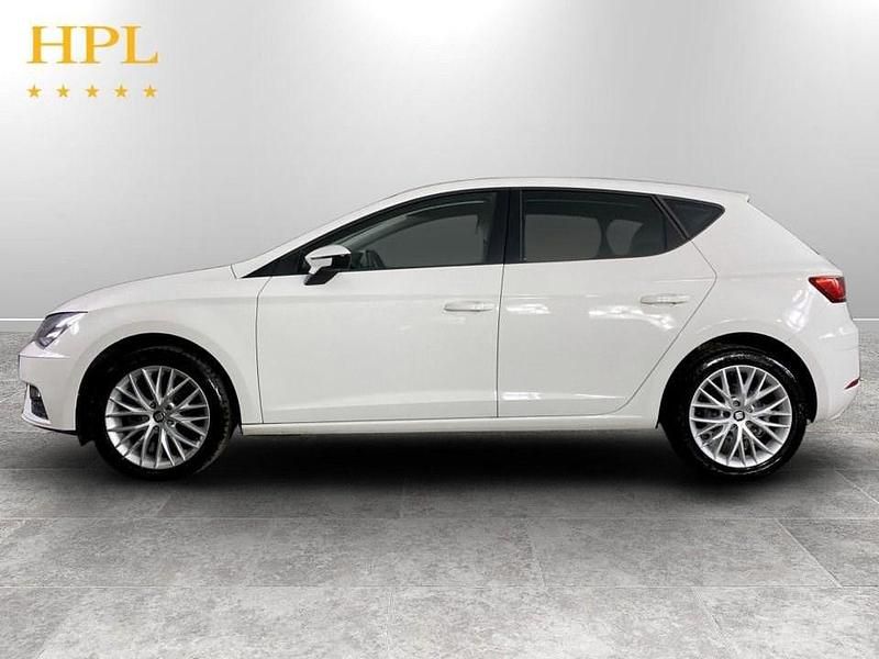 Used Seat Leon SE Dynamic 115 HP (84 kW) 2020 White Hatchback