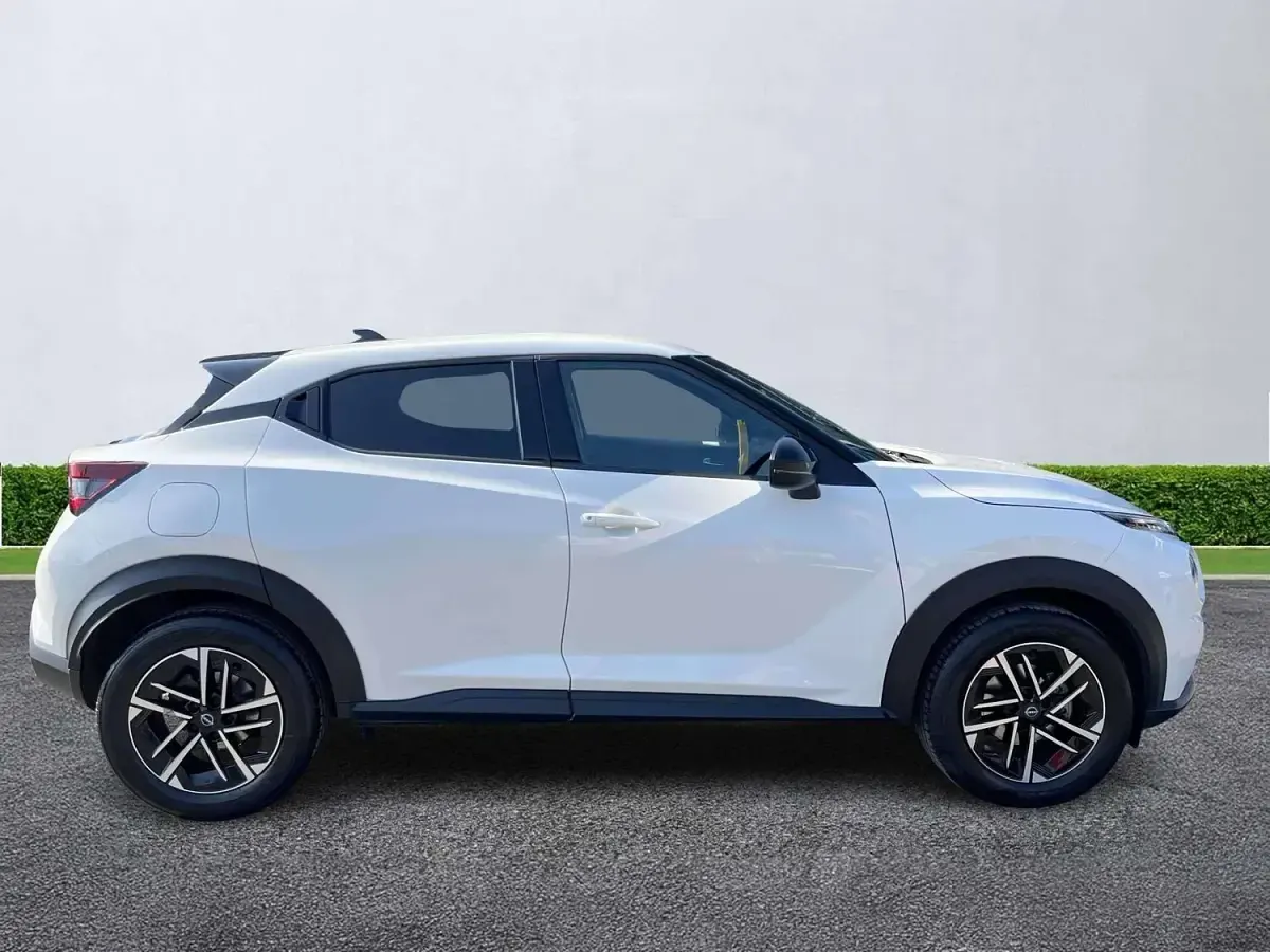Used Nissan Juke N-Connecta 114 HP (83 kW) 2025 White SUV