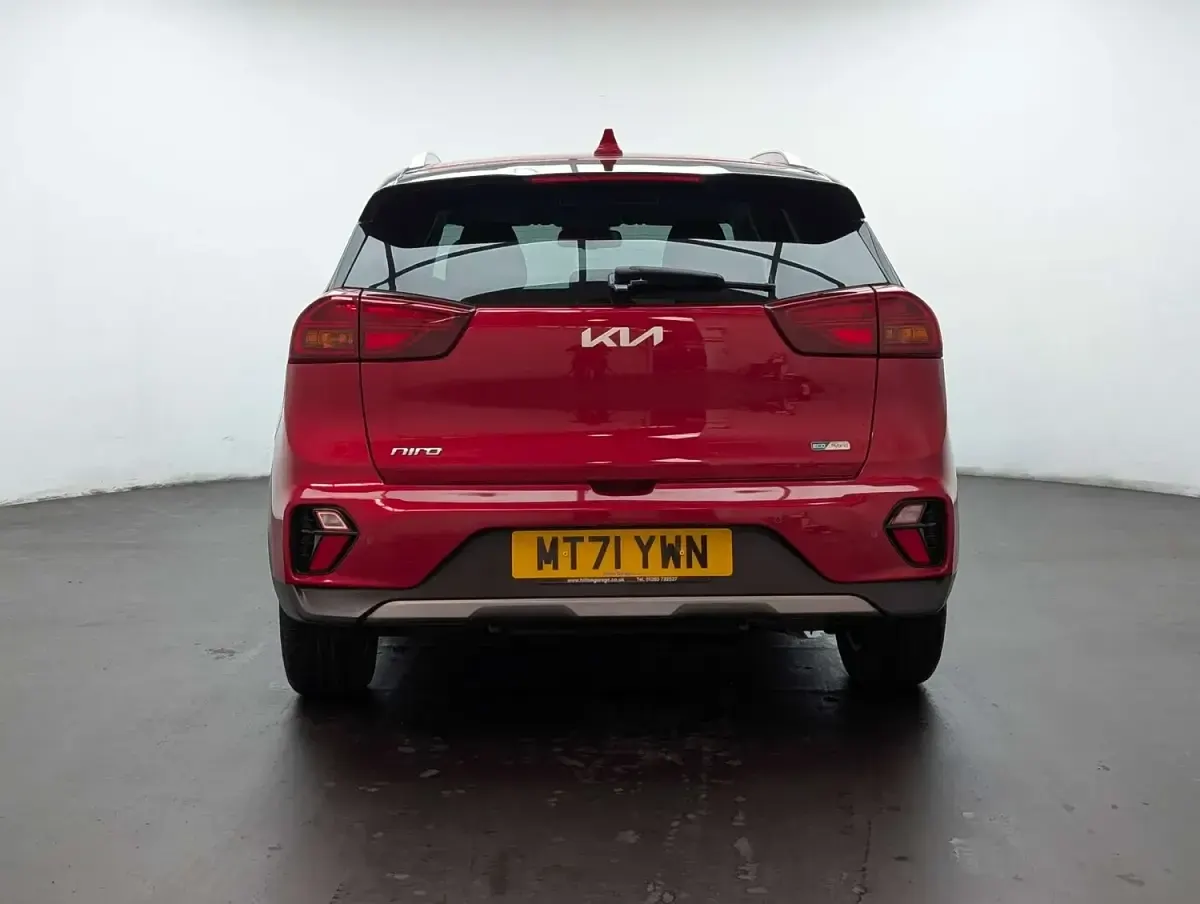 Used Kia Niro 139 HP (102 kW) 2022 Red SUV