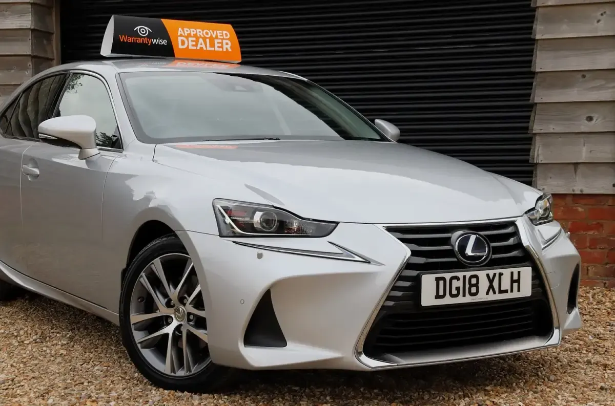 Used Lexus IS300h 223 HP (164 kW) 2018 Silver Sedan