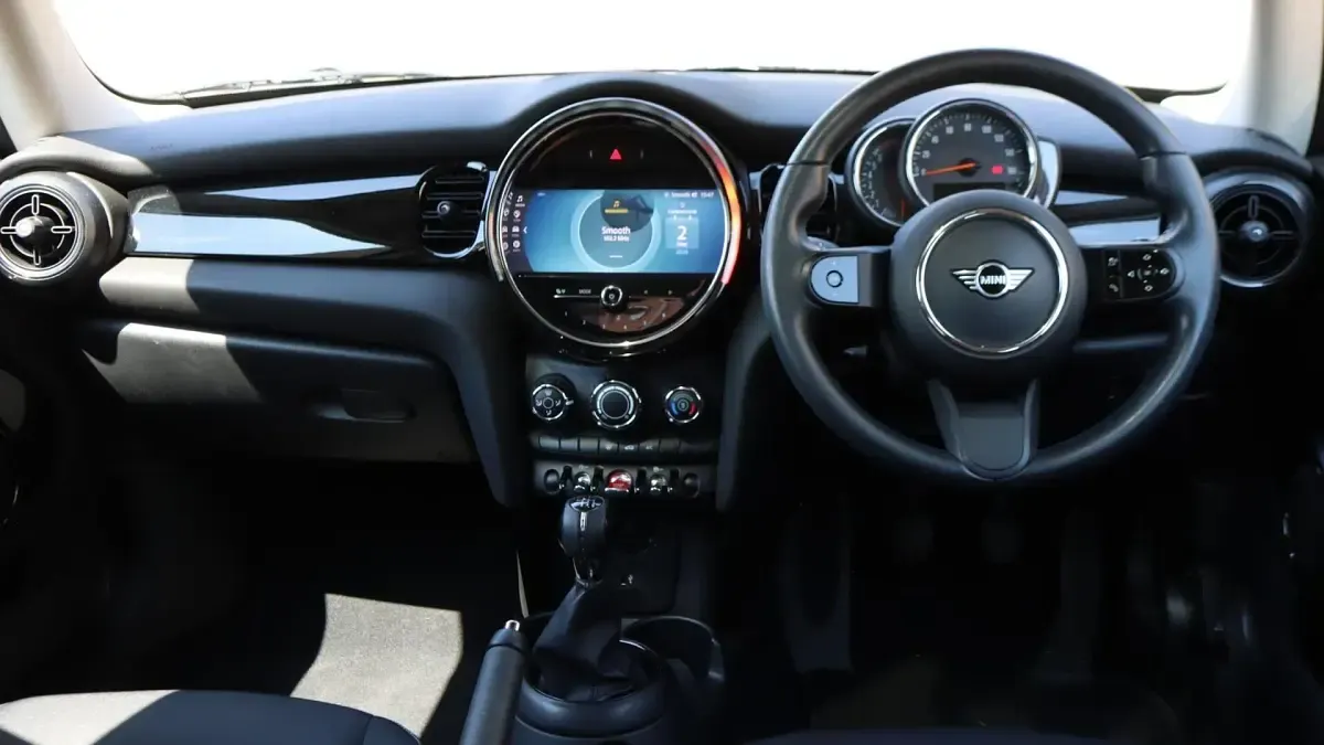 Begagnad Mini Cooper Classic 134 HK (98 kW) 2021 Grå Halvkombi