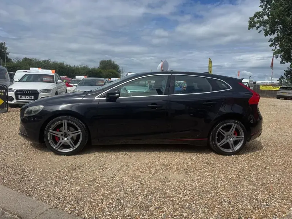 Used Volvo V40 SE Lux 2014 Black Hatchback
