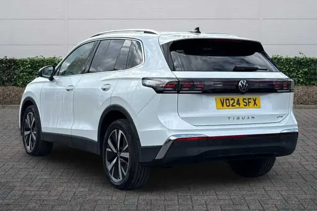 Used VW Tiguan Elegance 150 HP (110 kW) 2024 White SUV