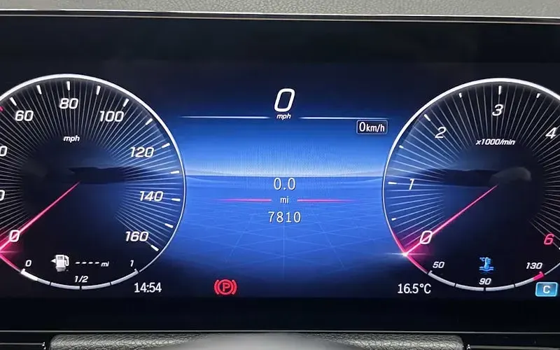 Used Mercedes GLA200 AMG line 150 HP (110 kW) 2025 Grey SUV