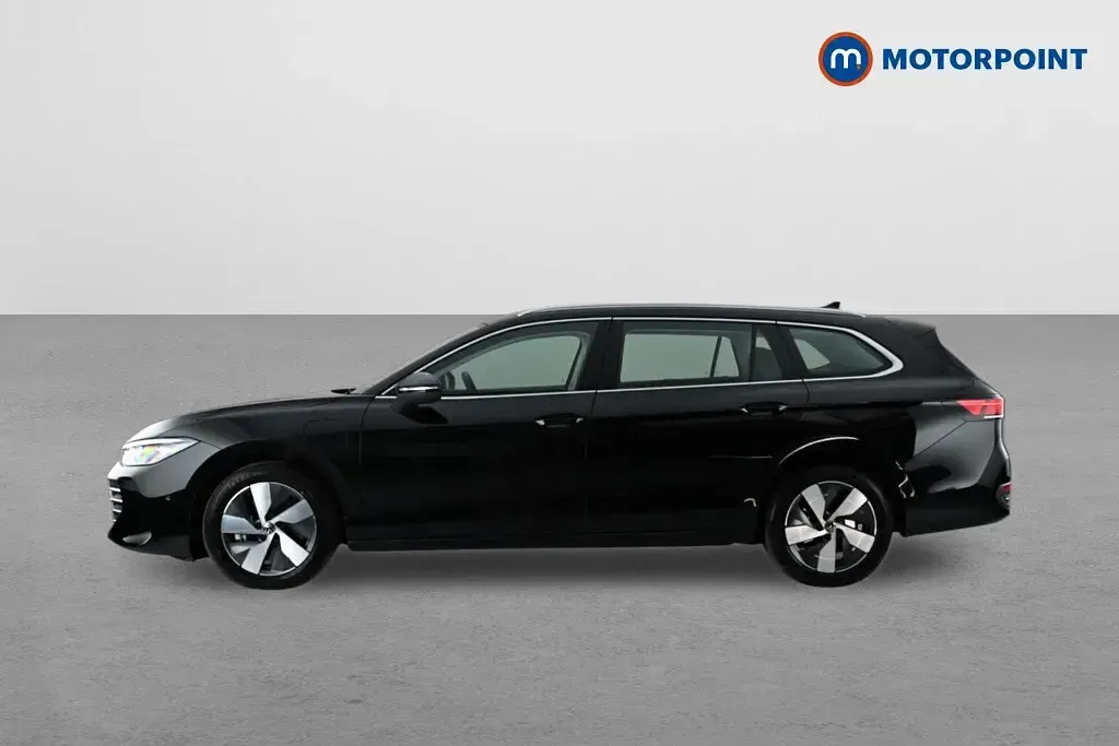 Used VW Passat Life 204 HP (150 kW) 2025 Black Estate