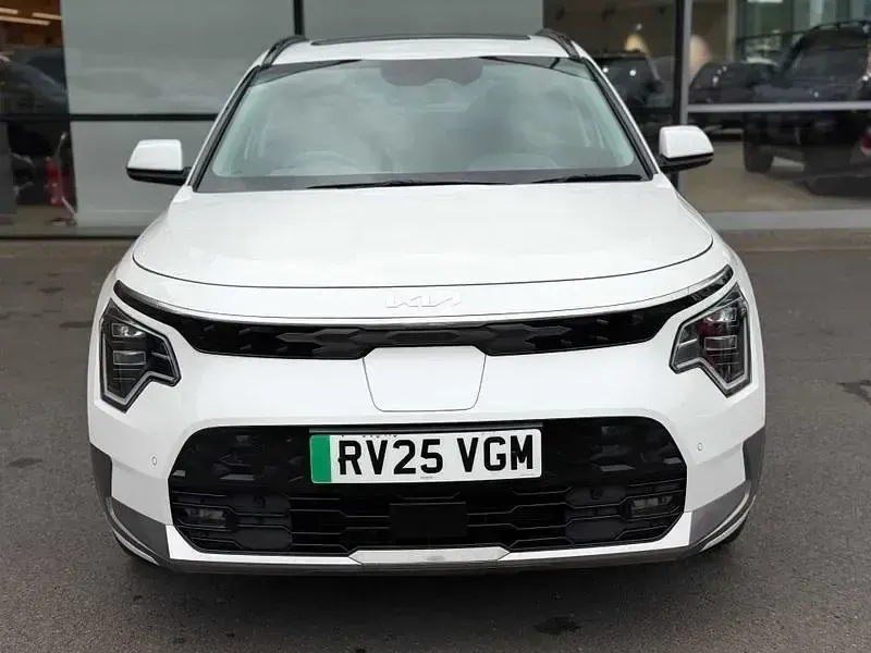 Used Kia e-Niro 150 kW (204 HP) 2025 White pearl SUV