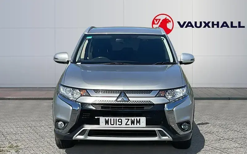 Used Mitsubishi Outlander 150 HP (110 kW) 2019 Silver SUV
